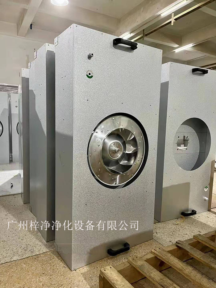 群控FFU是把幾十,幾百乃至上千臺FFU通過FFU監(jiān)控主機(jī)將其連接起來并進(jìn)行監(jiān)控。